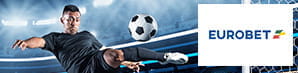 Un calciatore va al tiro durante una partita e il logo di Eurobet