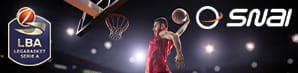 Un giocatore di basket mentre schiaccia, il logo di SNAI e quello della LBA