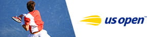 Un giocatore di tennis in azione e il logo dello US Open